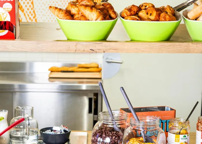 萨尔堡布尔宜必思快捷酒店