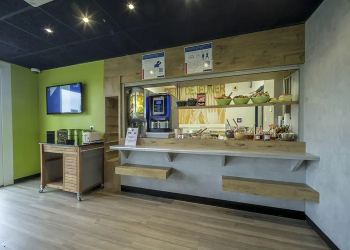 萨尔堡布尔宜必思快捷酒店 酒店 2*